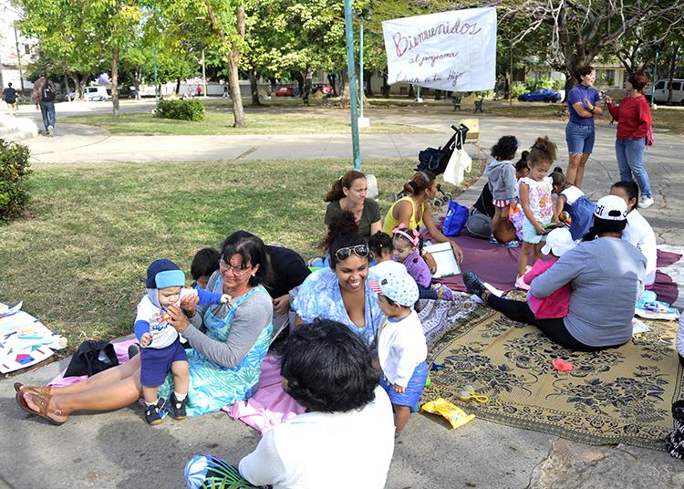 www.juventudrebelde.cu El parque John Lennon se ha convertido en escenario del Programa Educa a tu hijo para preparar a las familias.