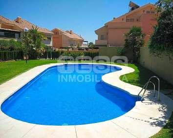 .. chimenea garaje jardín piscina sótano 90.000 Casa / chalet en Alhaurín de la Torre, Málaga de 135 m TE5078 4 135 m Adosado de esquina, vivienda de 135m construidos en dos plantas más buhardilla.