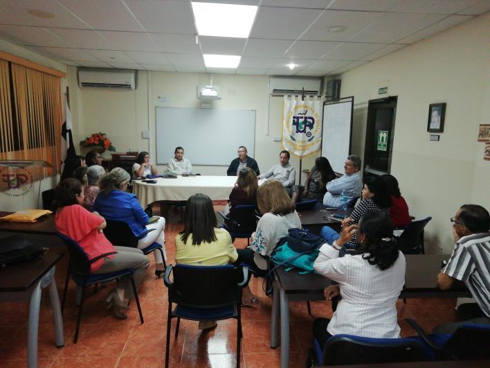 VISITA CENTRO REGIONAL DE VERAGUAS 21 de Septiembre Se realizó un conversatorio