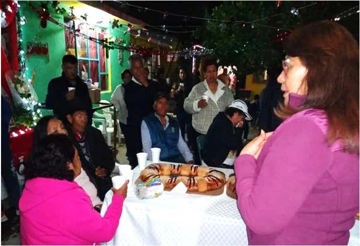 04 DE ENERO DE 2019 Viernes 4 de diciembre me reuní con vecinos de San Jerónimo Caleras para celebrar la tradicional partida de Rosca de Reyes y les expuse el trabajo