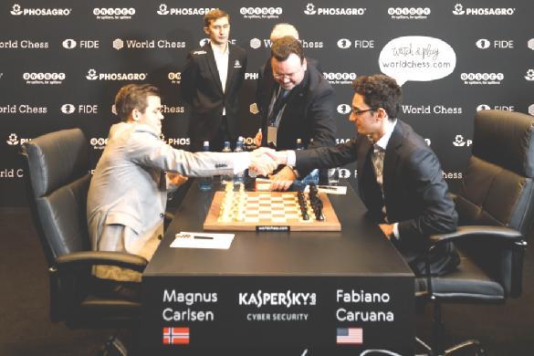 O site do Xadrez - 68/87 La mayor igualdad en 500 años LEONTXO GARCÍA Londres 25 NOV 2018 Aunque Carlsen o Caruana ganen la última partida, no hay duelos con un porcentaje de empates tan alto Cuando,