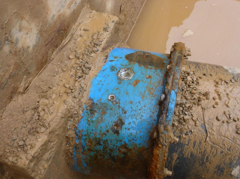 Corrosión Pilas Galvánicas Típicas Entre Acero Enterrado y Acero en