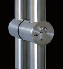 The fittings manufactured by this division equip any installation with security glass, carrying on the business activity of the Company founded in 1942 with the name of Casma.