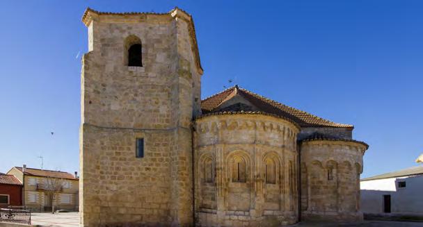 En Villamuriel de Cerrato destaca la torre de su iglesia de Santa María la Mayor que se levanta majestuosa custodiando varios elementos románicos y que dota al templo de un carácter defensivo no