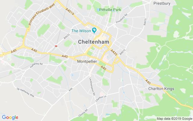 Cheltenham College 3 de 7 Transporte Cheltenham está a unas dos horas y media de distancia de Londres en autocar.