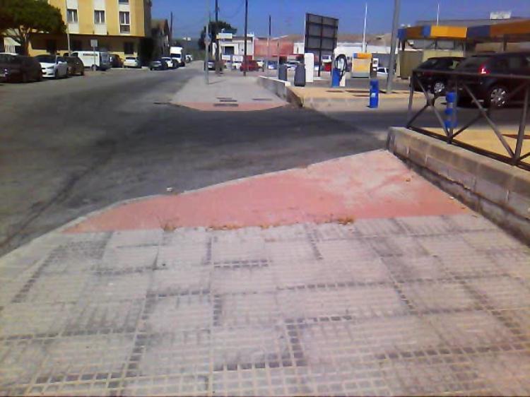 Valderaduey Inicio: Distrito: 07 Carretera de Cádiz Varias Reparación de incidencias en calles: C/