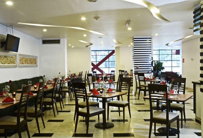 Restaurante Lobby Restaurante Become con capacidad para 120 comensales,