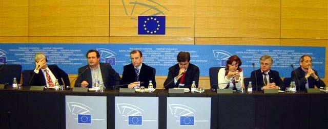 El 22 de febrero de 2005, 22 diputados del Parlamento Europeo, pertenecientes a cuatro grupos políticos (el Grupo