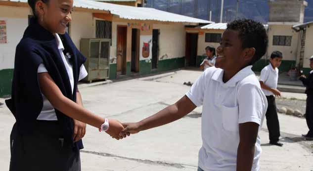 TERCE UNESCO: Resultados Ecuador 2006-2013 Al igual que en el caso de Matemática de cuarto grado, los estudiantes ecuatorianos presentan resultados educativos distribuidos de la misma manera y encima