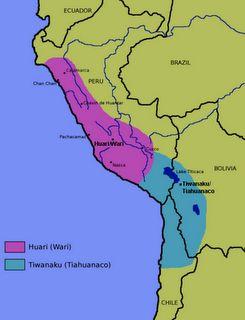 La ubicación de los Huari. Los Huari fueron una cultura que floreció en perú en los andes centrales. La capital del imperio estaba a 25 km al noreste de la ciudad de Ayacucho.
