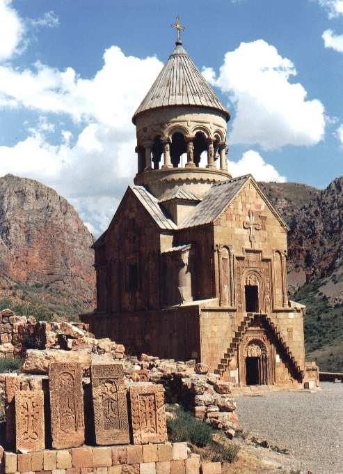 Monasterio Fortaleza de Khor Virap, lugar sagrado para la Iglesia Apostólica Armenia y cuna de la Cristiandad Armenia, en el que apóstol San Gregorio el Iluminador permaneció preso durante trece años.