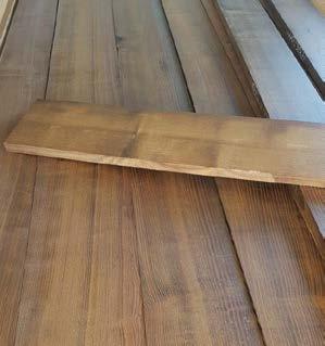 Mantenimiento y recomendaciones de uso La madera TMT, aunque a menor velocidad que la madera natural, adquiere con el tiempo un color grisáceo por acción de la luz solar directa.