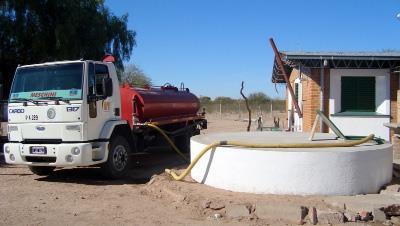 en el predio. Camión cisterna u otro similar: Cuando el predio se abastece de agua de un camión cisterna, aguatero, entre otros, sin diferenciar la fuente de procedencia y distribución.