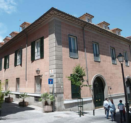 Sedes IMF Business School, desde sus inicios, mantiene su sede central en el emblemático Palacio de Anglona del Siglo XVII, situado estratégicamente en