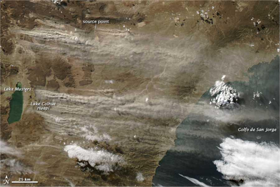 Eventos destacados L os episodios de polvo en suspensión arrastrado por el viento tienen cierta frecuencia en las zonas áridas y semi áridas de nuestro país.