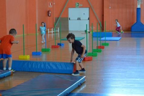 7.-ESCUELA MUNICIPAL DE PSICOMOTRICIDAD. Tipo de actividad: Actividad lúdicas- recreativa dirigida a los niños/as en edades comprendidas entre 5 y 6 años.