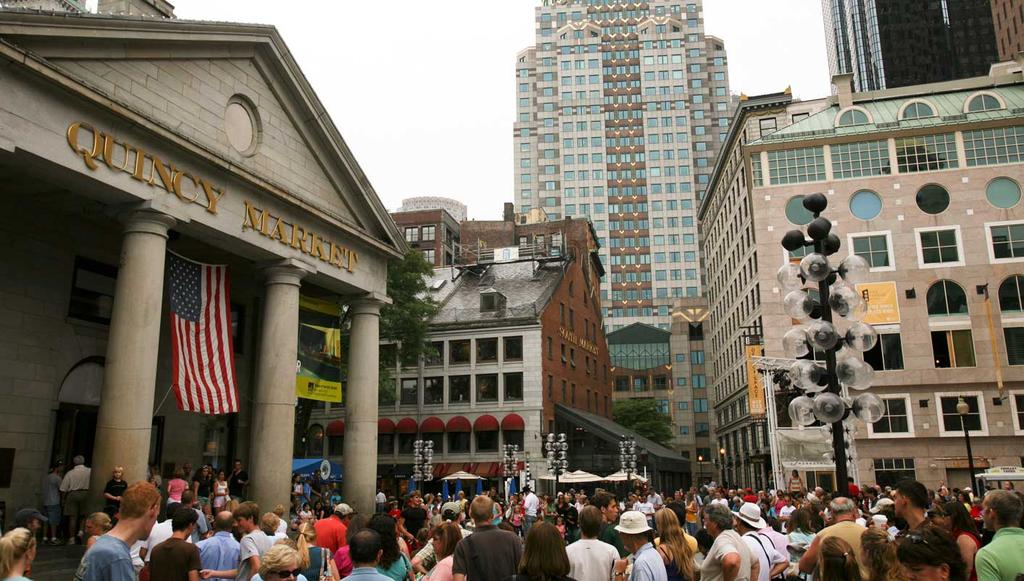 Boston, Quincy Market: Filled with restaurants, shops and the famous