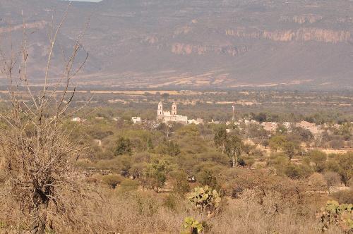 Limita al norte con el municipio de Tlaltenango, al