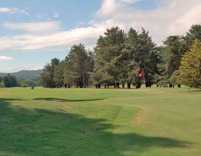Canchas de Golf en Córdoba Sierras Chicas cialmente, y con alfombras de pasto artificial, se encuentra abierto todos los días de la semana de 8.00 a 22.00 horas.