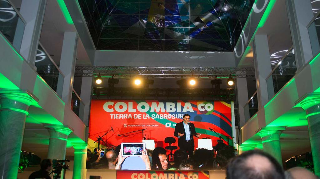 Colombia, María Lorena Guitierrez y el embajador