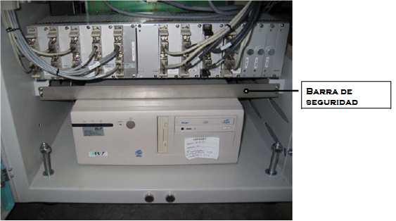 3.11 INSTALACIÓN DEL QNX Y EL COMPUTADOR PROCESADOR DE IMÁGENES 3.11.1 COMPUTADOR QNX Los computadores utilizados para procesar la información del sistema son similares en su interconexión a los sistemas normalmente utilizados como son las PC.