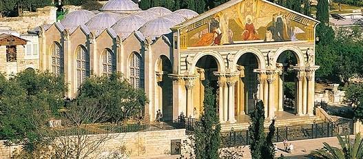 Lunes 12 MARZO: JERUSALÉN SAXUM -TEL AVIV-MADRID Desayuno en el hotel. Traslado a Saxum, lugar que conmemora el encuentro del Señor con los dos discípulos camino de Emaús.