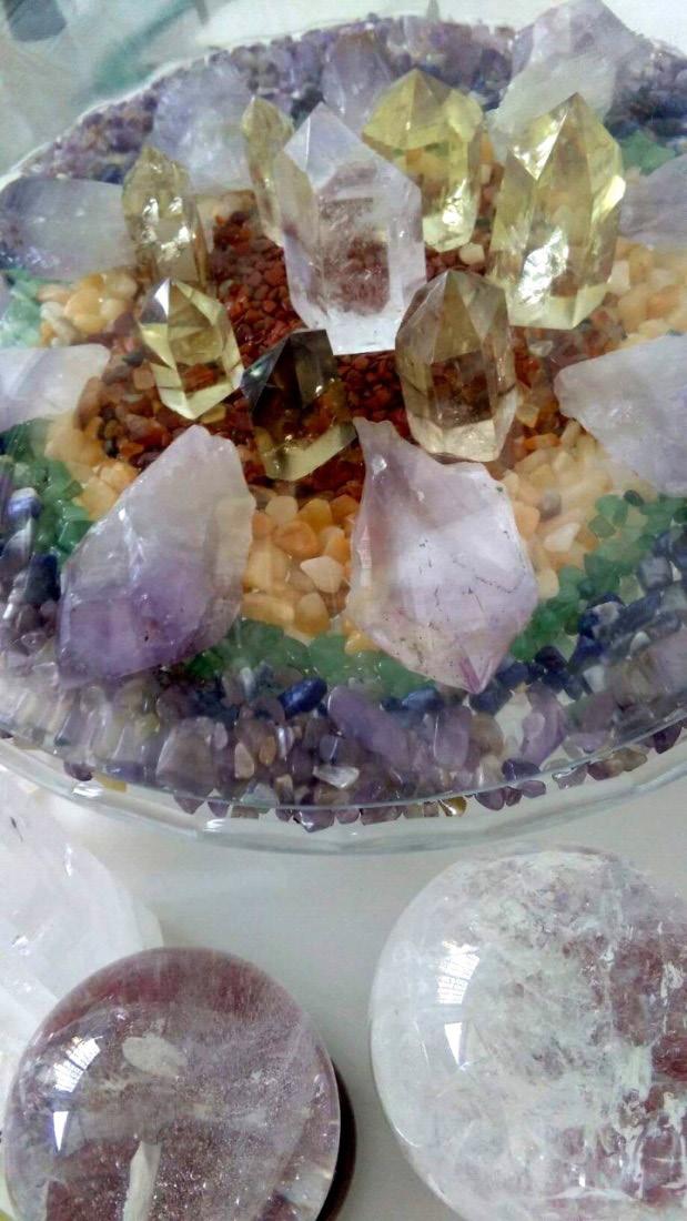 EL CUARZO De todos los minerales que componen el gran panteón de la Tradición Mineral, El Cuarzo es uno de los Minerales Supremos. Es el más abundante y expresivo de la naturaleza cristalina.