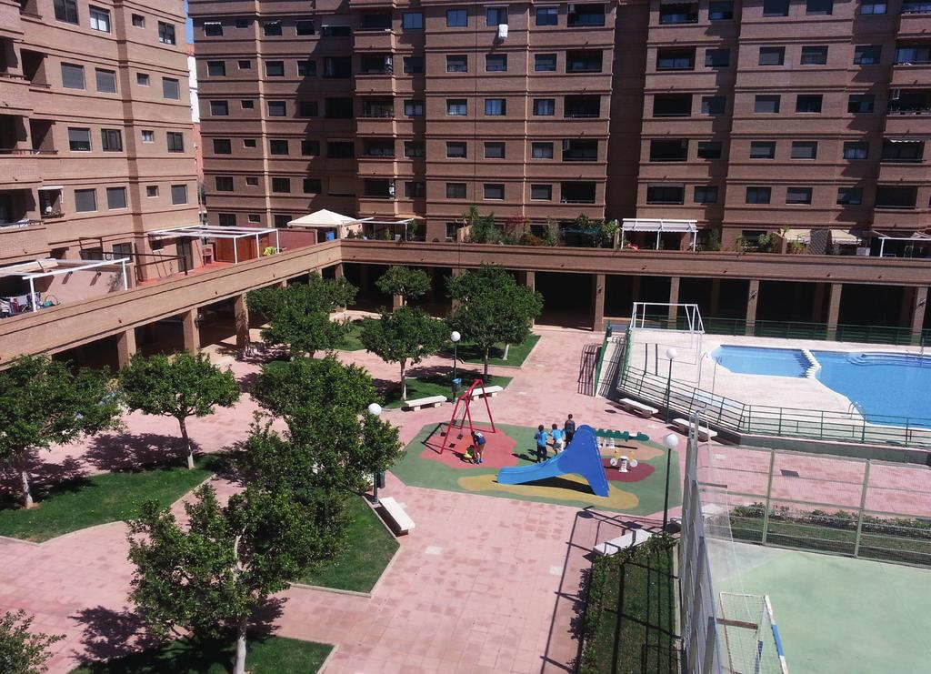 000 DESIERTO DE LAS PALMAS Vivienda en residencial con piscina, zona infantil y jardines.