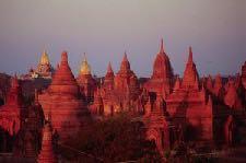 mejores pinturas murales del siglo XI de pie y reclinadas, el Templo de Dhamayangyi, el templo de ladrillos más grande y más fino de Bagan, el Templo de Sulamani, el templo del siglo XII, el taller