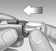 Paso 3 Coloque la cápsula transparente OneTouch ajustándola en el dispositivo de punción OneTouch Paso 4 Regule
