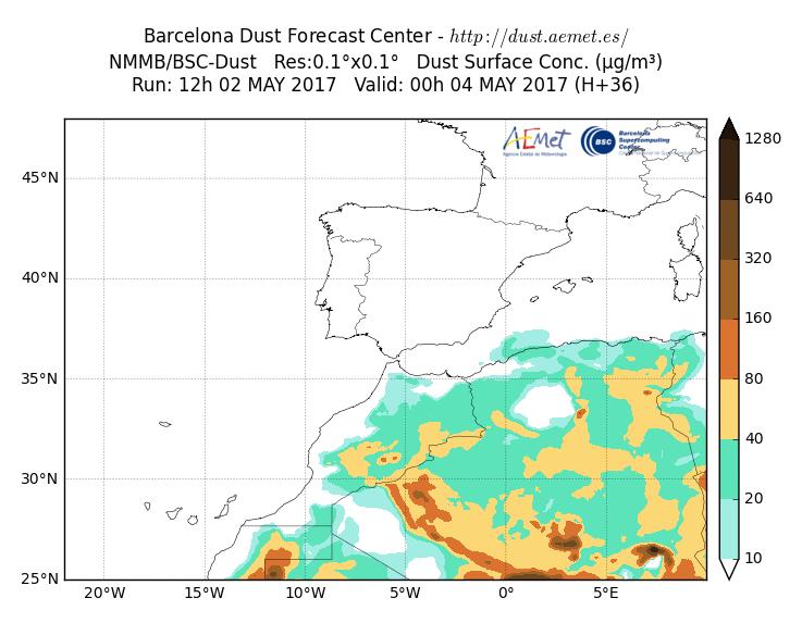 Concentración de polvo (μg/m 3 ) predicha por el modelo NMMB/BSC-Dust para el día 4 de mayo de 2017 a las 00 UTC (izquierda) y a las 12 UTC (derecha). Barcelona Dust Forecast Center.