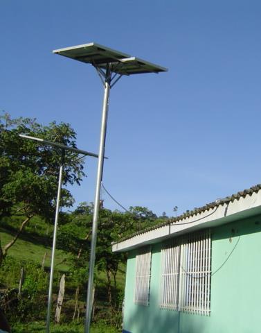 ENERGÍA SOLAR VENTAJAS: Ideal para lugares alejados de la Red Eléctrica Comercial No Requieren Combustible Mínimo Mantenimiento Sistemas Modulares Larga Vida Util Sistemas