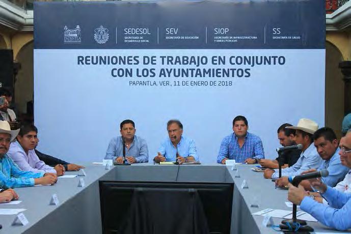 El alcalde Mariano Romero González, recibió al gobernador Miguel Ángel Yunes Linares, donde se anunció que será culminada la obra carretera que conduce a la costa papanteca, una inversión de 40