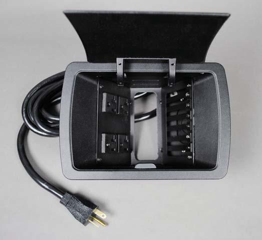 SERIE DEQUORUM KC10RT8 CAJAS PARA ESCRITORIO 86mm (3 3/8") 200mm (7 7/8") 130mm (5 1/8") Caja de escritorio con tapa lisa en color negro, incluye (2) tomacorrientes dúplex de 20A pre cableados y