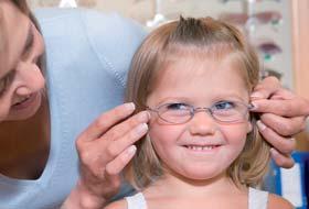 a aquellos ópticos-optometristas que quieran ampliar sus conocimientos relacionados con las alteraciones más frecuentes en la población pediátrica, incluyendo su diagnóstico y tratamiento mediante