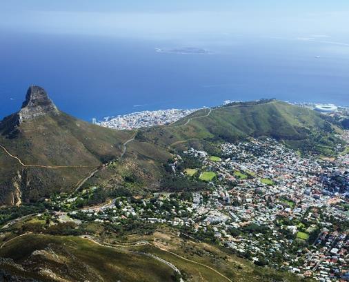 Día 3 - Ciudad del Cabo, Sudáfrica Elija entre dos opciones de turismo de hoy: la primera opción es tomar un teleférico en Table Mountain para obtener vistas espectaculares desde la cumbre.