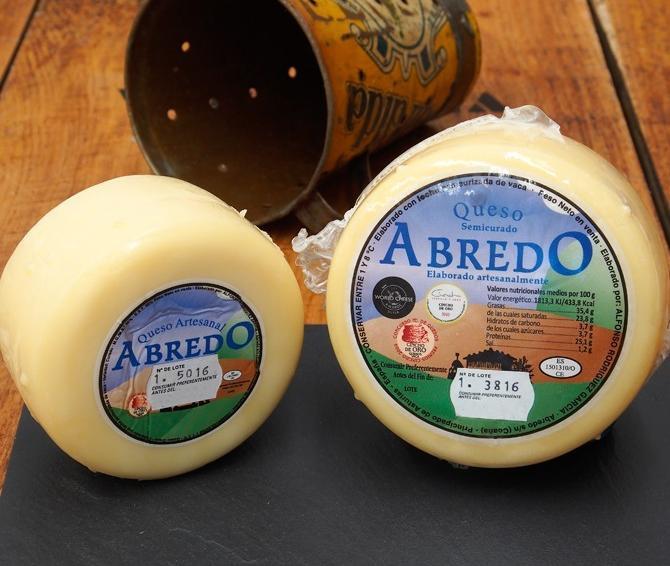 ref 010 queso de vaca abredo (350 g ) El queso de vaca abredo es un queso de sabor suave elaborado con leche pasteurizada de vaca