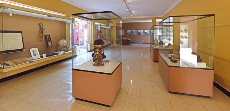 5MUSEO DE SITIO ARTURO JIMÉNEZ BORJA - PURUCHUCO Colección: arqueológica Primero en su tipo en Latinoamérica, fue fundado por el Dr.