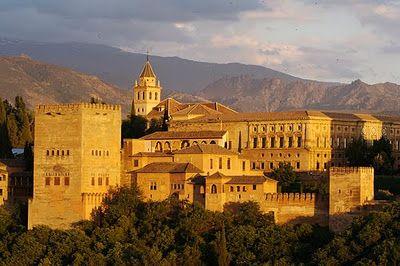 CURIOSIDADES La Alhambra es un reloj solar.