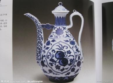Sin embargo, se dice que la verdadera porcelana China se produjo a partir de la dinastía Han del Este (25 DC 220 DC).