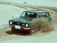 1966 Subaru 1000: El primer vehículo compacto de Subaru y el primero con FWD que fue fabricado en Japón. Este vehículo también incorpora el SUBARU BOXER.