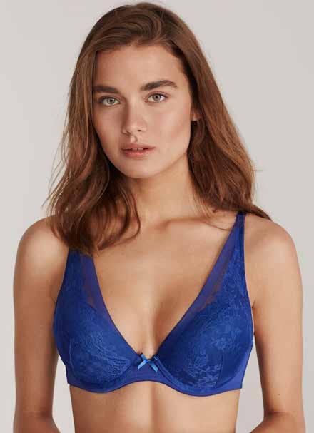 Push-up bra with multi-position shoulder