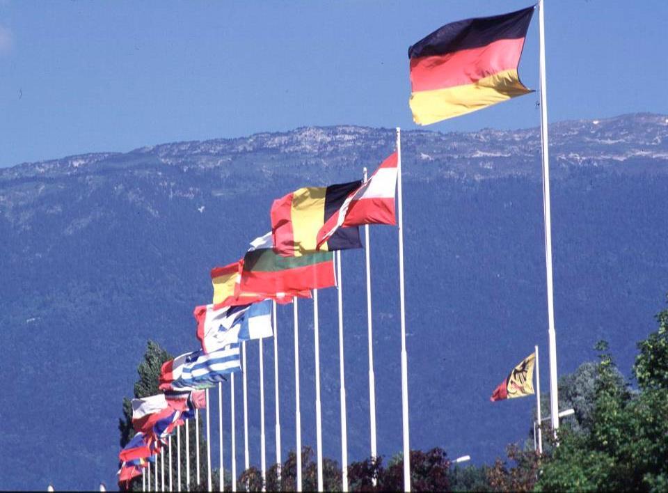 El CERN se fundó en 1954: 12 Naciones Europeas Actualmente: 20 Naciones