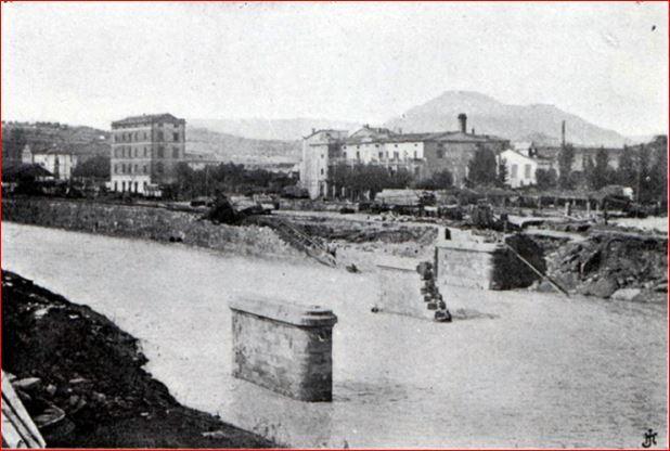 La primera imatge correspon a la postal número 880 de la col lecció del fotògraf i editor de postals barceloní Àngel Toldrà i Viazo, feta i editada l any 1906.