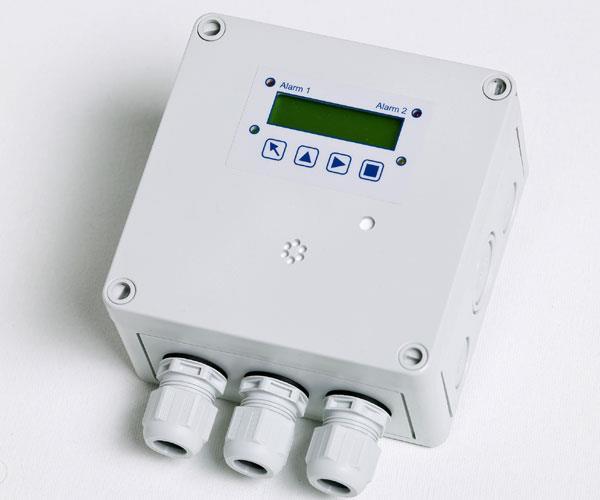 PolyGard Controlador de Punto Singular SPC-X-0XX para gases y vapores de refrigeración Freon DESCRIPCIÓN Controlador de medición, monitorización y alerta de gas está basado en una microtecnología