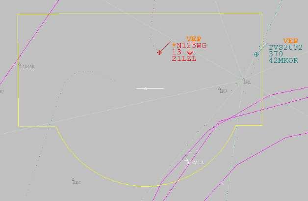 Fig. 2 Posición de las aeronaves a las 11:40:04 11:40:05.- TWR LEZL instruye a la aeronave 2 a orbitar en presente posición con virajes a la izquierda. 11:40:30.