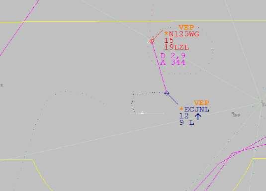 - TWR LEZL instruye a la aeronave 2 a descender en presente posición a 1000 ft. 11:42:27.