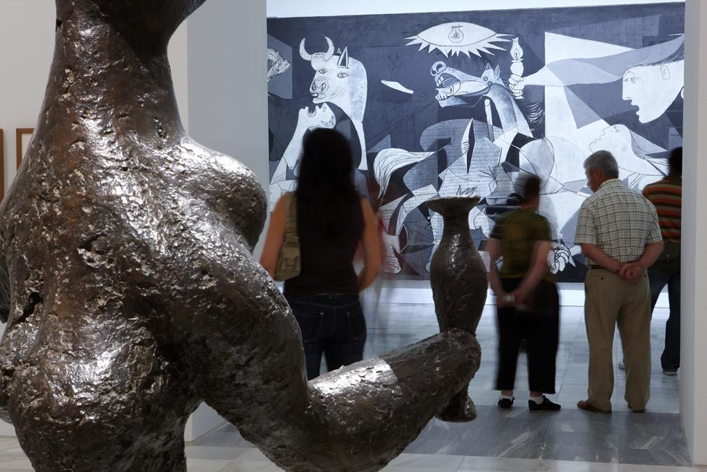 Miró.. Análisis en detalle del cuadro: simbología, aspectos que rodearon su creación, viajes y exposiciones en los que participó, intervenciones y