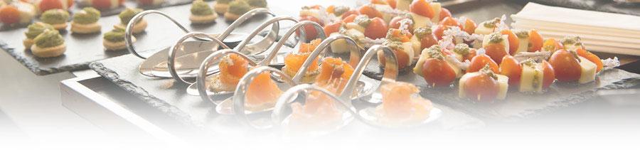 MENÚ #1 - Zarzuela de pescados y marisco en papillot sobre salsa de langosta.