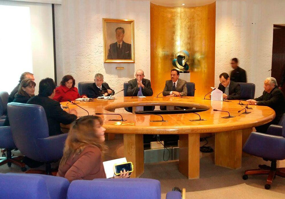 Instalación de la comisión de seguro de gastos médicos mayores Ciudad de México a 29 Febrero del 2016 El Presidente de la Comisión Ejecutiva (C.